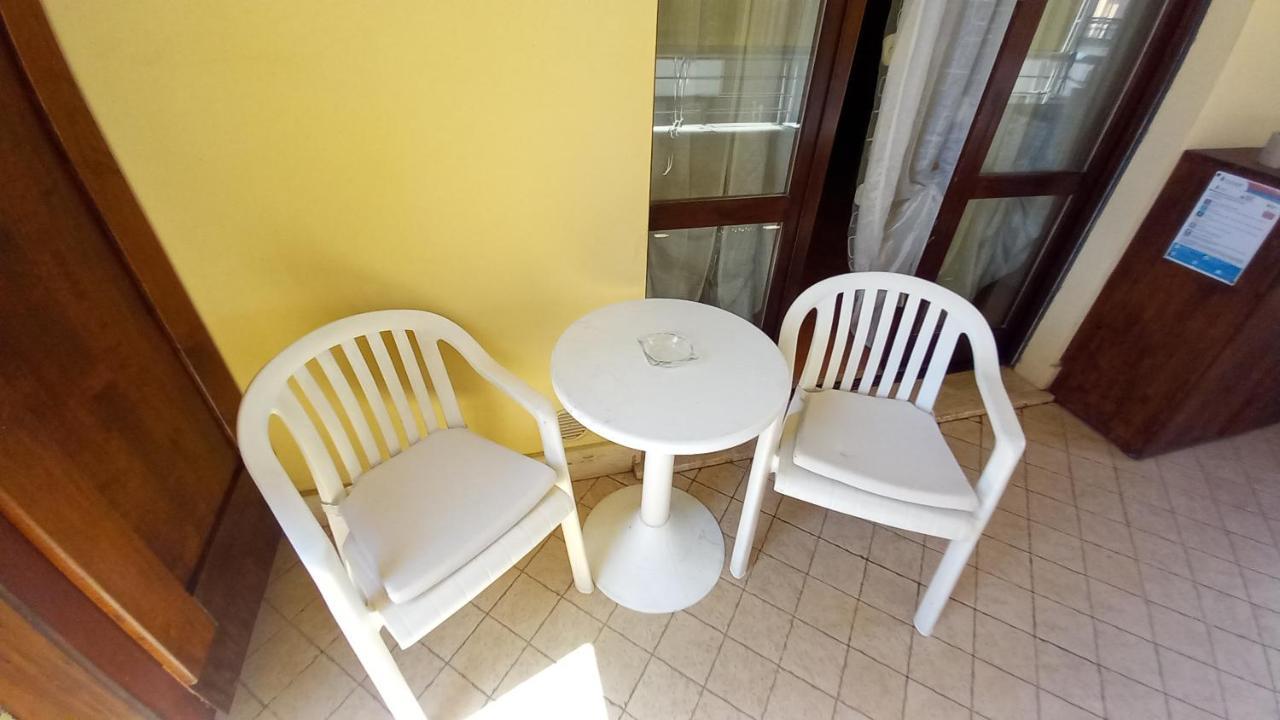 Domus Claudio Apartment Фиумичино Екстериор снимка
