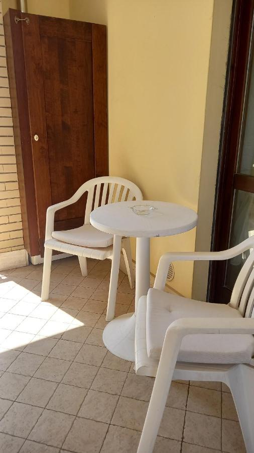 Domus Claudio Apartment Фиумичино Екстериор снимка