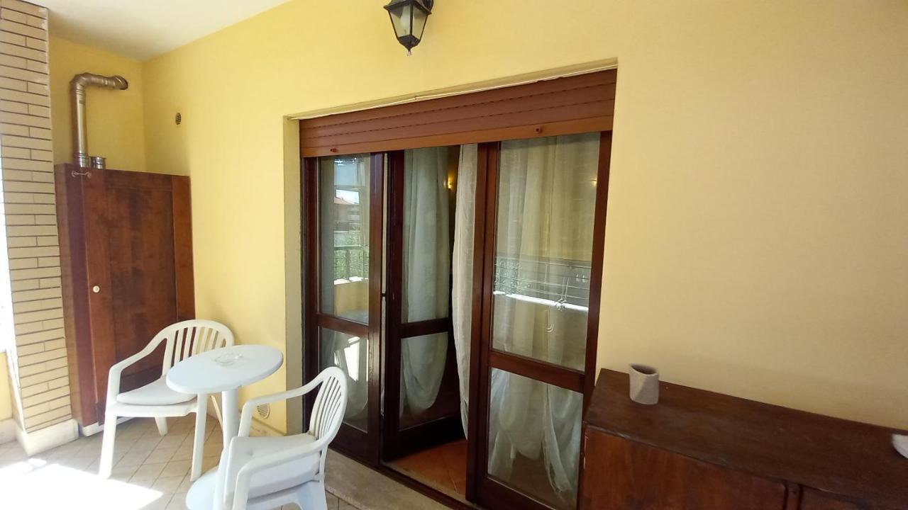 Domus Claudio Apartment Фиумичино Екстериор снимка
